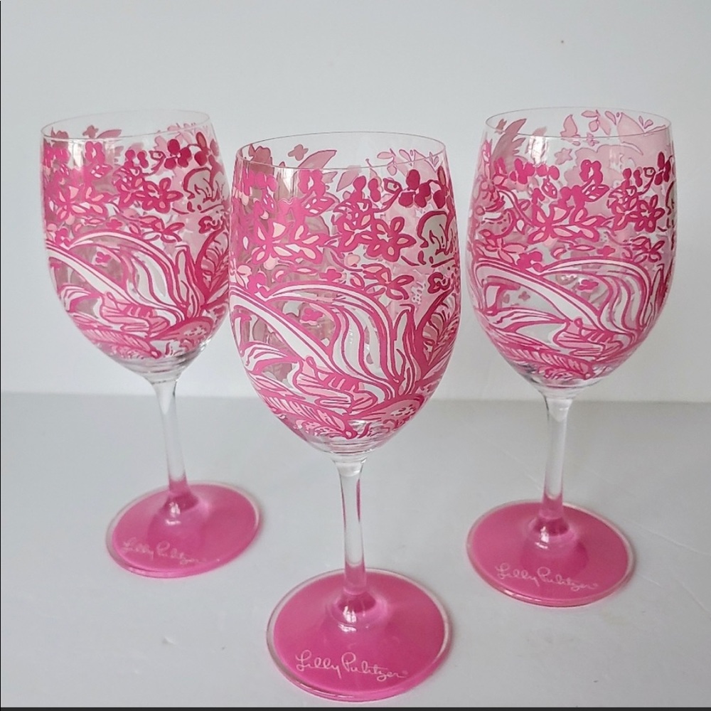 3 new Lilly Pulitzer bunny hop pink wine glasses